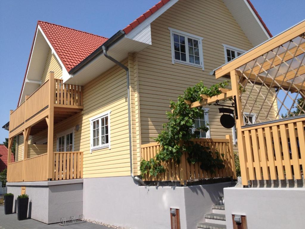 Haus Stoertebeker Appartements - Hotel Garni, Seebad Lubmin Extérieur photo