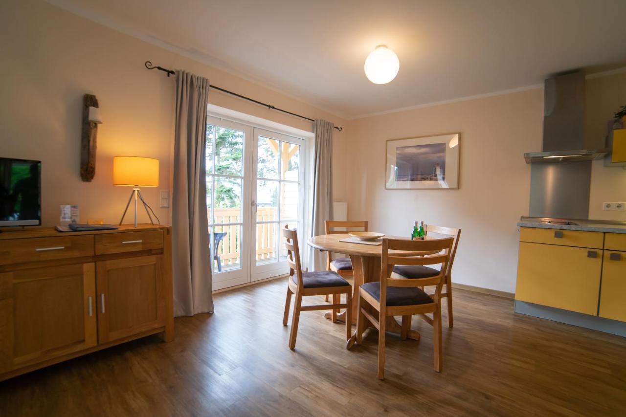 Haus Stoertebeker Appartements - Hotel Garni, Seebad Lubmin Extérieur photo
